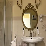 Palazzo Lari - Historic Boutique 3*