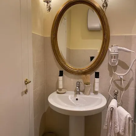 Palazzo Lari - Historic Boutique 사르자나