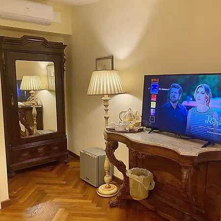 Palazzo Lari - Historic Boutique 게스트하우스 사르자나