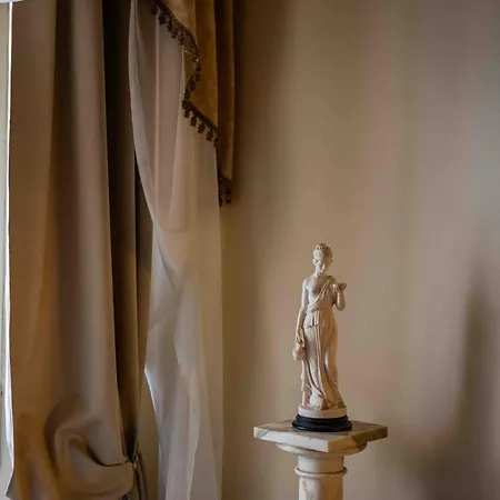 Palazzo Lari - Historic Boutique 3* 사르자나