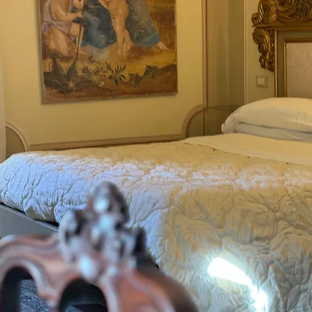 Palazzo Lari - Historic Boutique 3* サルツァーナ