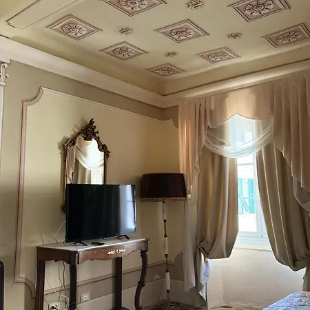 Palazzo Lari - Historic Boutique 3*