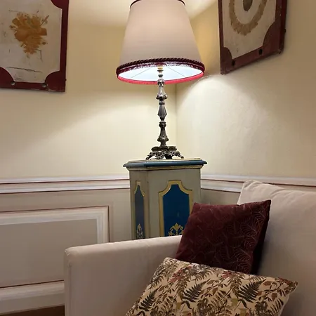 Palazzo Lari - Historic Boutique 3* 사르자나