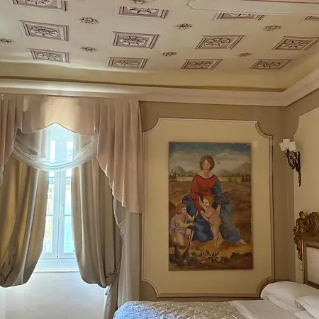 Palazzo Lari - Historic Boutique