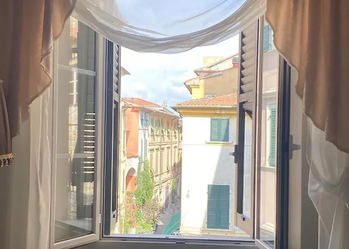 ゲストハウス Palazzo Lari - Historic Boutique 3*