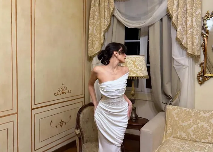 Palazzo Lari - Historic Boutique ゲストハウス 3*