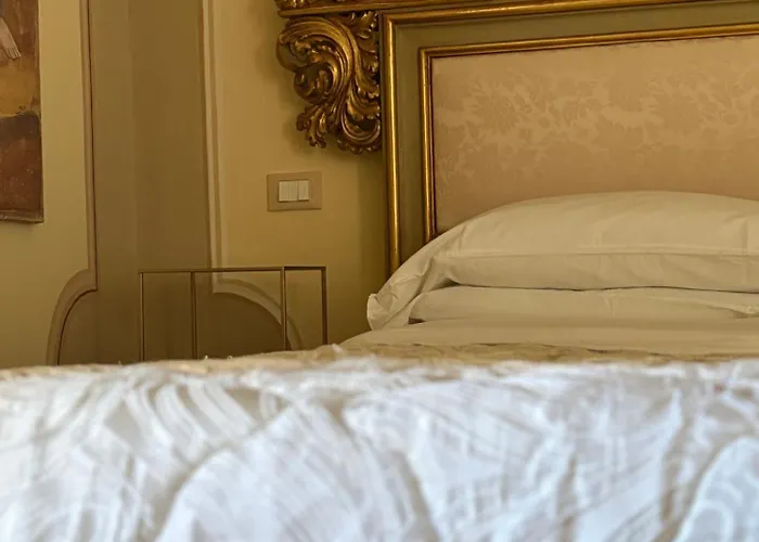 Palazzo Lari - Historic Boutique