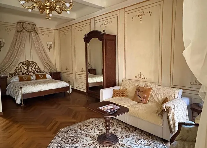 Palazzo Lari - Historic Boutique 3* サルツァーナ