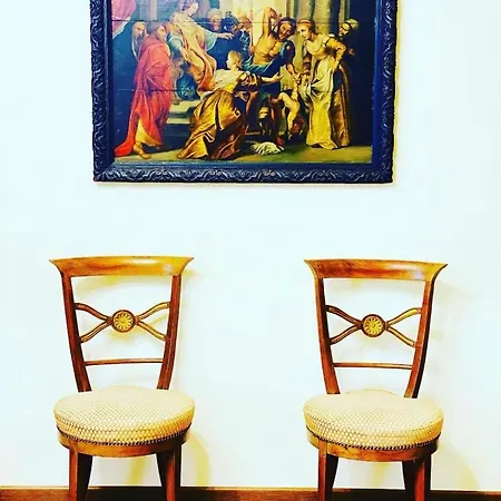 Palazzo Lari - Historic Boutique ゲストハウス