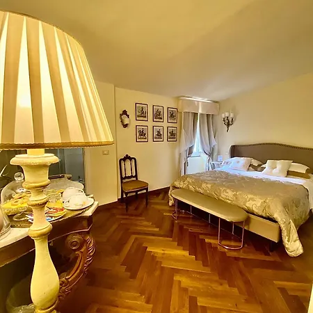 Palazzo Lari - Historic Boutique 4*