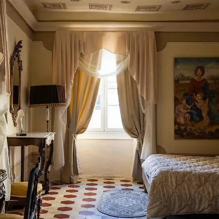 Palazzo Lari Maison d'hôtes