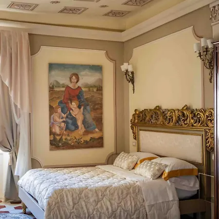 Palazzo Lari