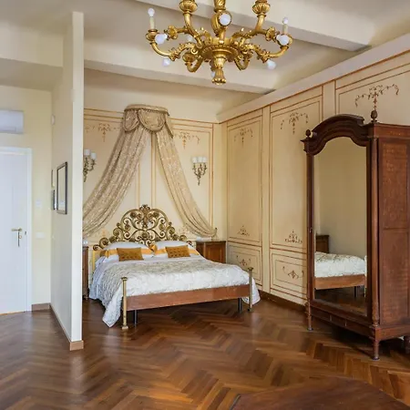 ゲストハウス Palazzo Lari - Historic Boutique 4*