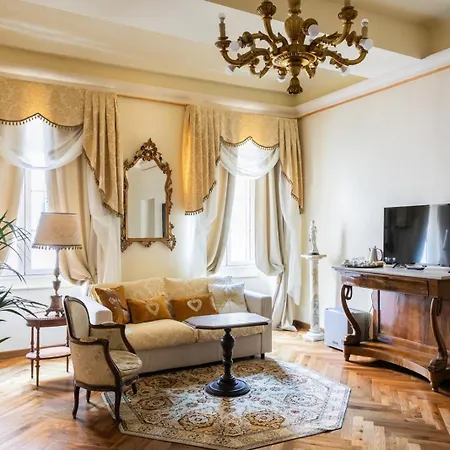 Guest house Palazzo Lari - Historic Boutique Sarzana