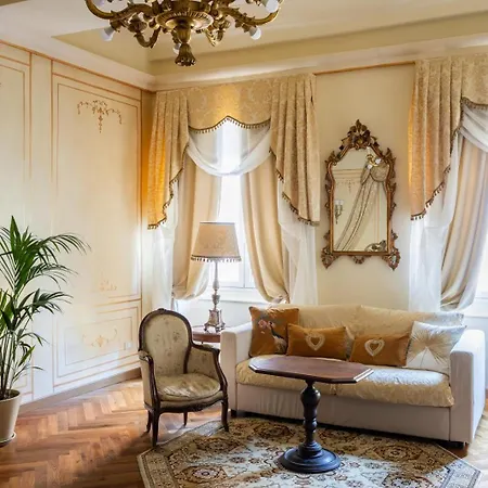 Palazzo Lari - Historic Boutique