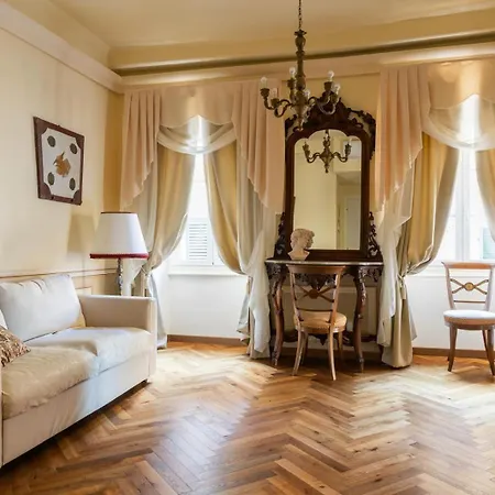 ゲストハウス Palazzo Lari - Historic Boutique