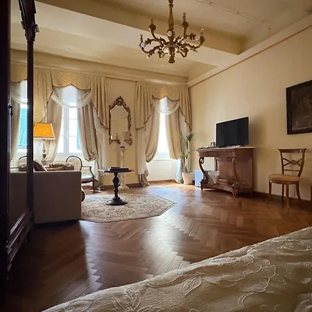Palazzo Lari - Historic Boutique בית הארחה סרזאנה