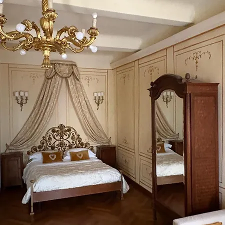 Palazzo Lari - Historic Boutique 4*