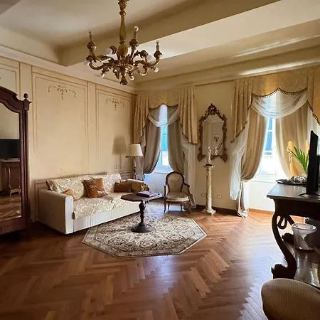 Palazzo Lari - Historic Boutique 4* סרזאנה