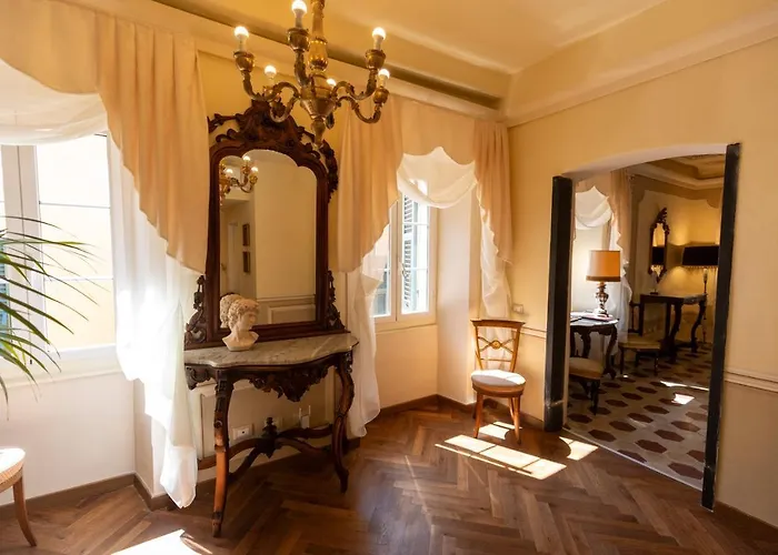 Palazzo Lari Pensjonat Sarzana