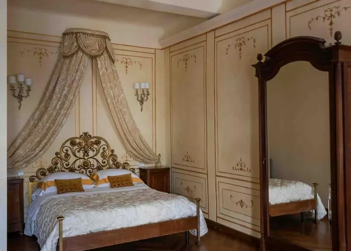 Palazzo Lari Sarzana