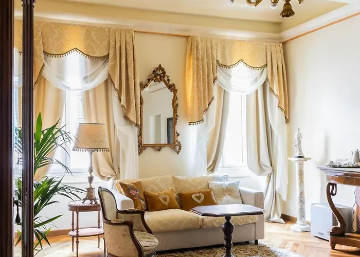 Palazzo Lari 3* Sarzana